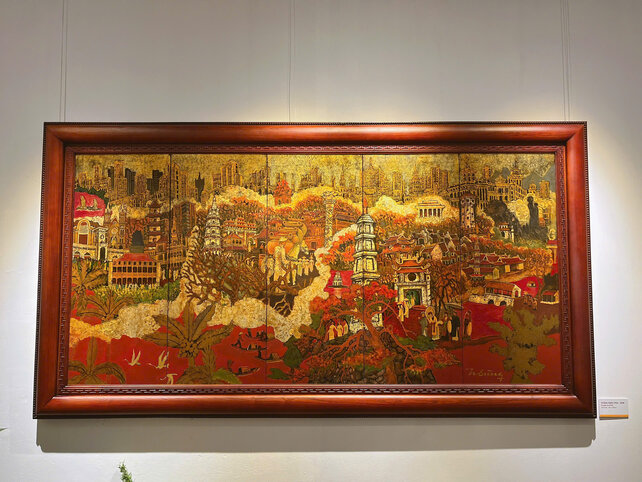 Tác phẩm “Tổ quốc tôi” sáng tác năm 1998 với chất liệu sơn mài. Ảnh: Ngọc Mai