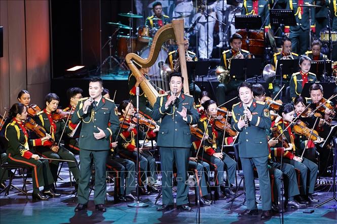 Các tiết mục nghệ thuật ngợi ca Tổ quốc và đề cao niềm tự hào dân tộc. Ảnh: TTXVN