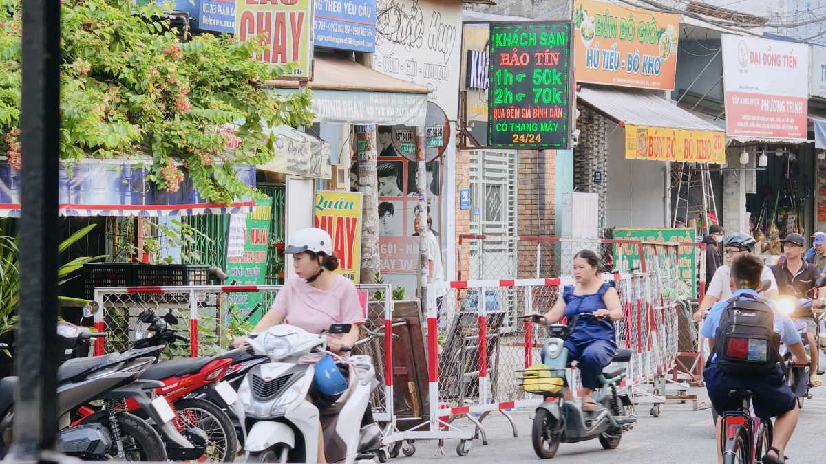 Hiện trường vụ cháy hiện vẫn đang phong tỏa để điều tra. Ảnh: Đông Hoàng