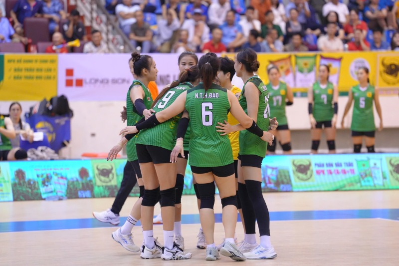 VTV Bình Điền Long An vô địch Cúp Hoa Lư 2026. Ảnh: Hải Đường