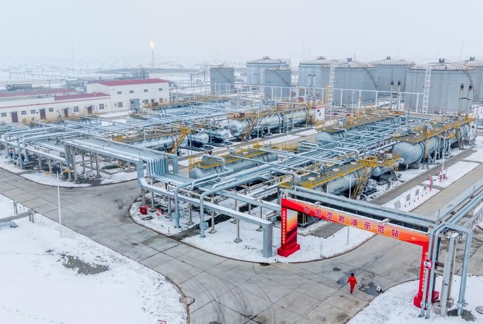 Khu vực sản xuất dầu mỏ tại lưu vực Junggar thuộc Khu tự trị Tân Cương Duy Ngô Nhĩ, Trung Quốc. Ảnh: Xinhua