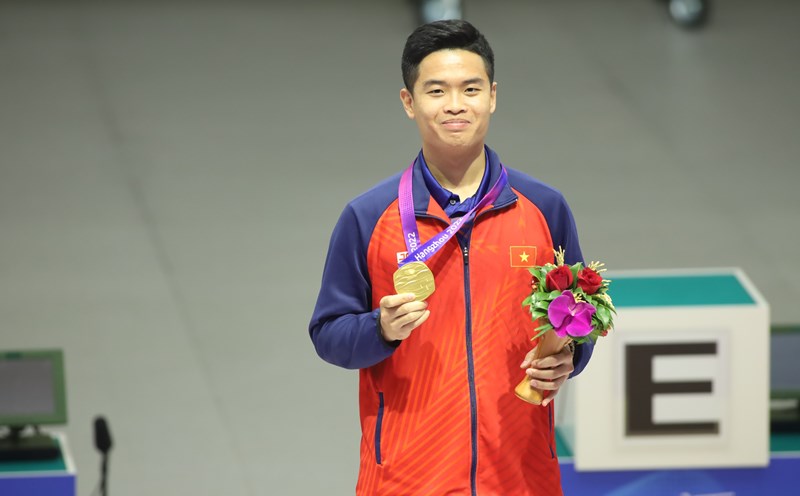 Xạ thủ Phạm Quang Huy giành huy chương vàng ASIAD 19. Ảnh: Bùi Lượng