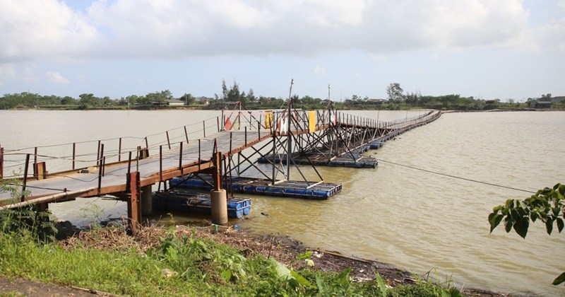 Cầu phao Triệu Độ: Vướng mắc "phao hay cầu", ngày vận hành chưa rõ
