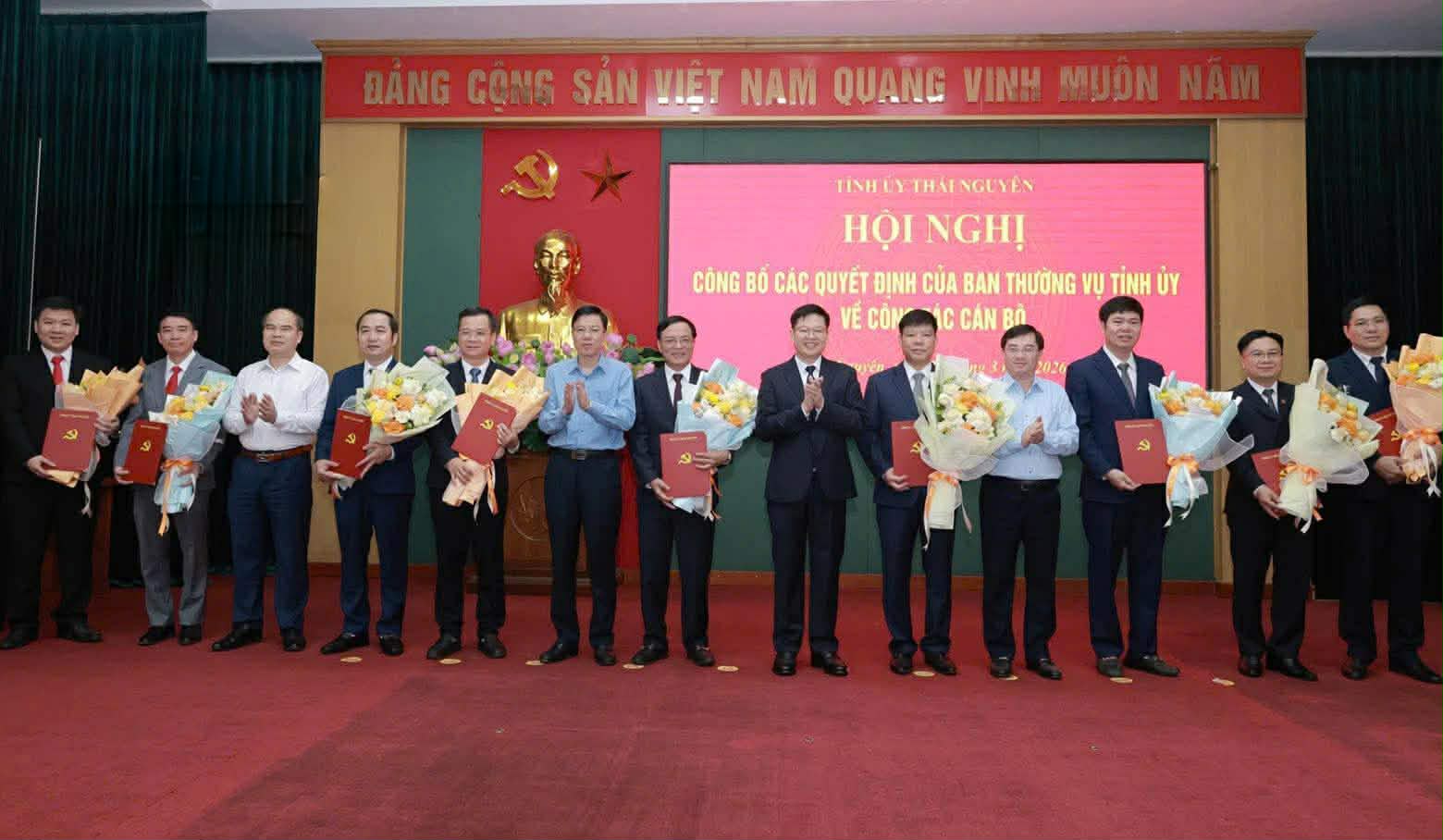 Thai Nguyen announces decisions on personnel work. Photo: Thai Nguyen GOP