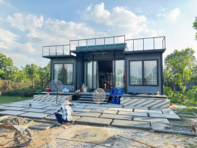 Toàn cảnh căn nhà container rộng khoảng 110m² tại khu vực ngoại thành Hà Nội. Ảnh: Nhân vật cung cấp