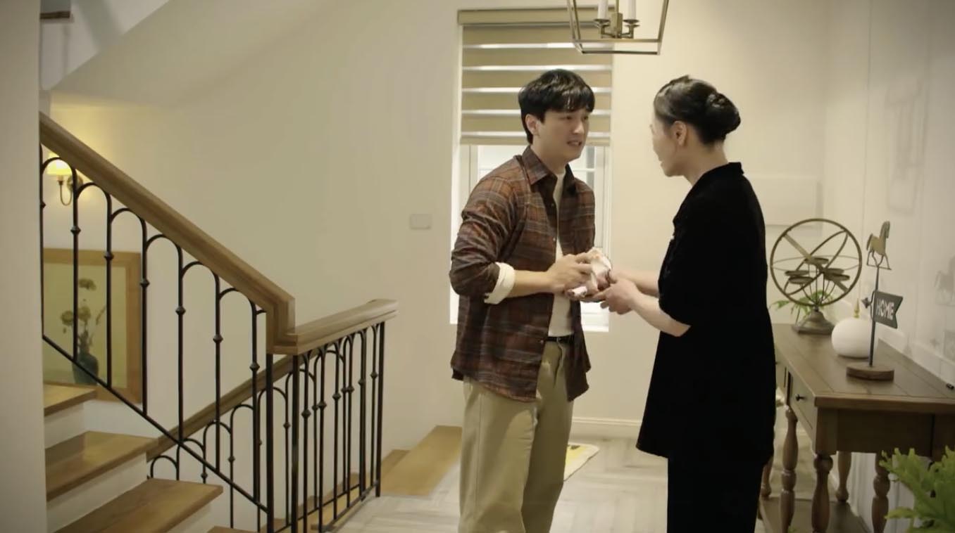 Mâu thuẫn giữa bà Dung và Quân trở nên căng thẳng. Ảnh: VFC. 