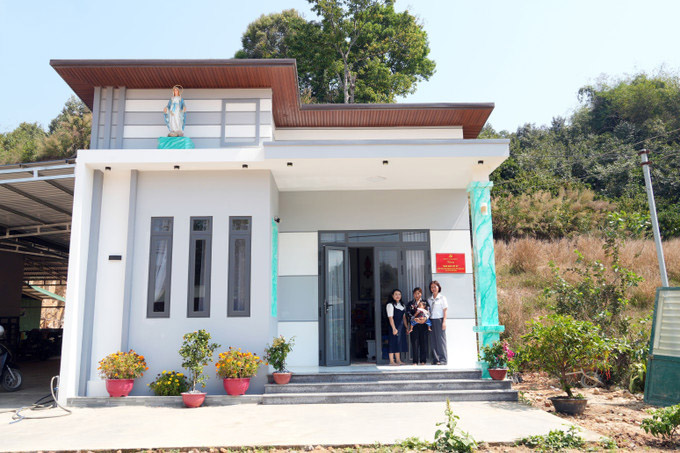 The warm house built from the model "Party Committee House" is spacious and prominent in Bang Lang village, built from funds contributed by Dam Rong 2 commune party members at the end of 2025. Photo: VNA