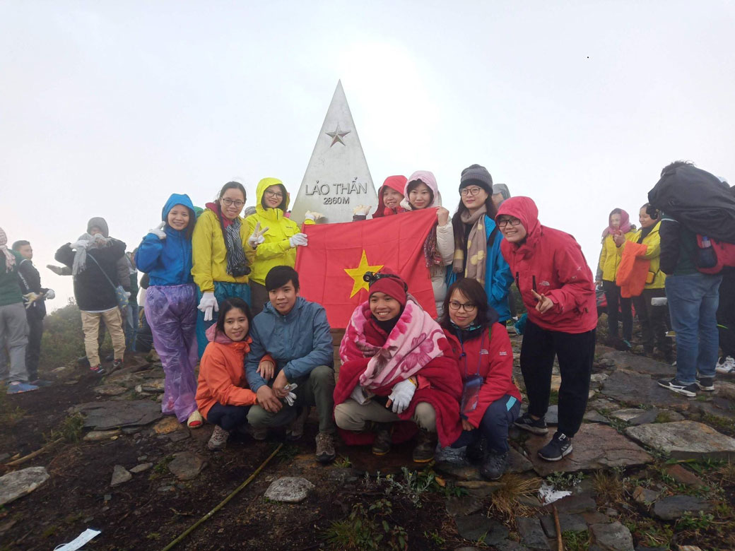 Du khách chinh phục Lảo Thẩn cao 2.860m – được mệnh danh là “nóc nhà của Y Tý”