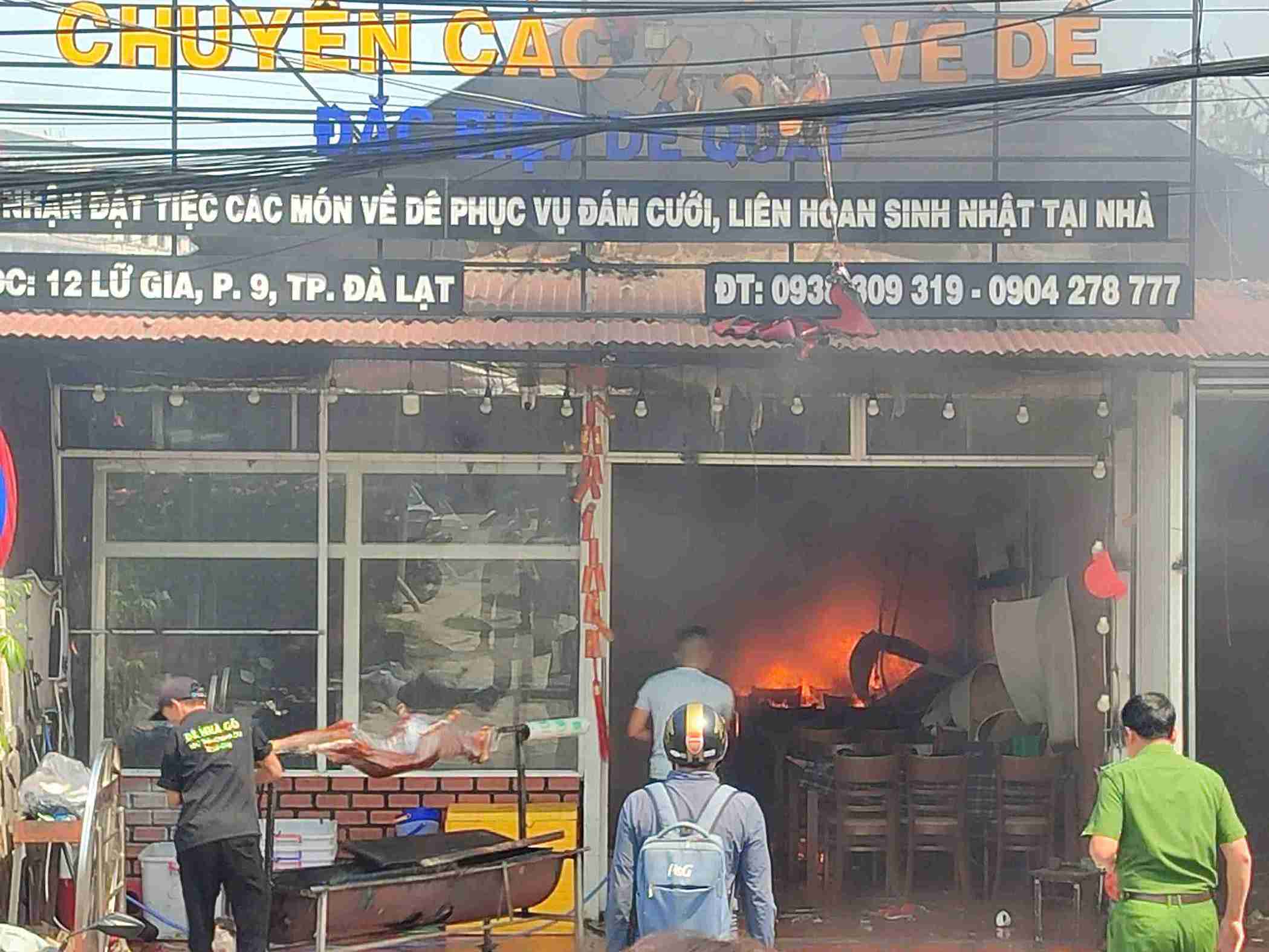 Scene of the fire at a pub in Da Lat. Photo: Phuc Khanh