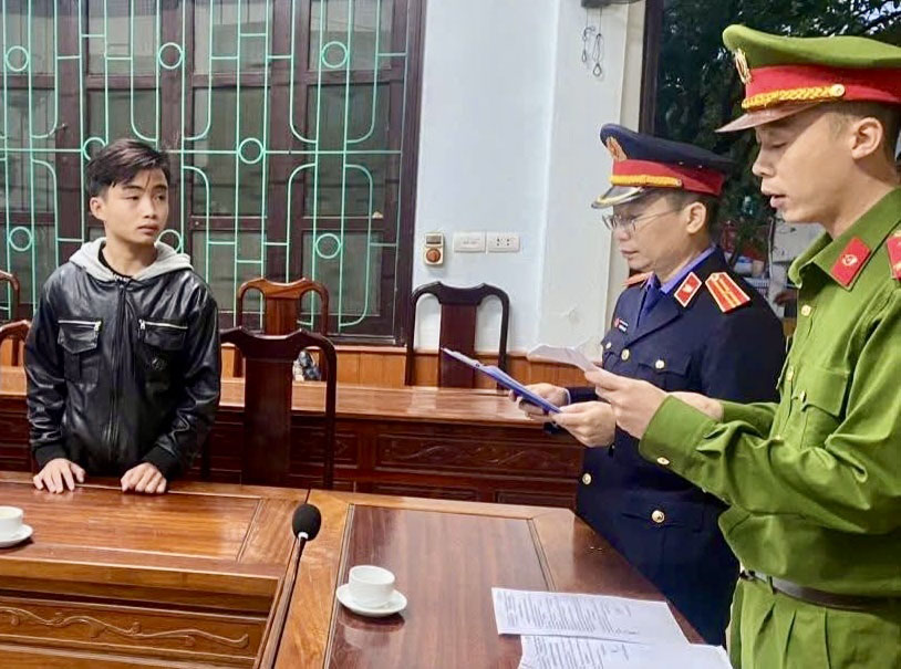 Đối tượng Lê Văn Phương thời điểm bị khởi tố sau khi đánh chết người. Ảnh: Công an Hà Tĩnh