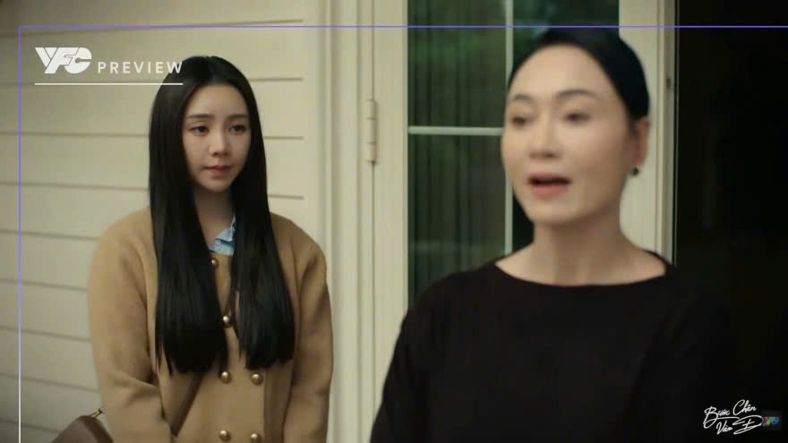 Ms. Dung is harsh with her future daughter-in-law who is not of equal social status in the movie "Steps into Life". Photo: VFC