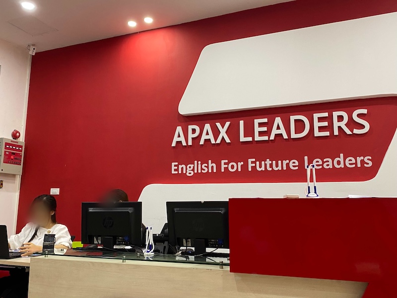 Apax English Language Joint Stock Company still leads the list of employers who are late in paying social insurance with an amount of more than 64.6 billion VND, the late payment period is up to 72 months. Pictured is an Apax facility that was still operating in 2023. Photo: Thuy Linh