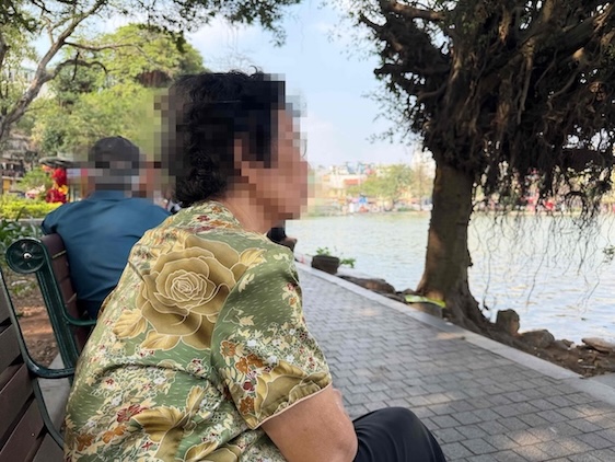 Many people are interested in contributing opinions to the draft decree adjusting pensions, social insurance allowances and monthly allowances. Photo: Thuy Linh