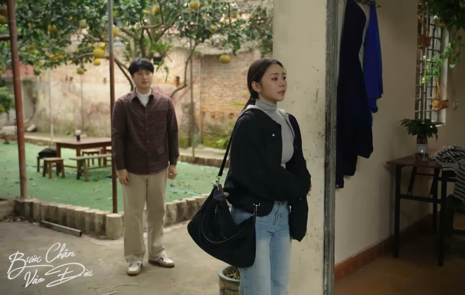 クアンはトゥオンとの恋愛関係を断固として引き止めようとしました。写真:VFC