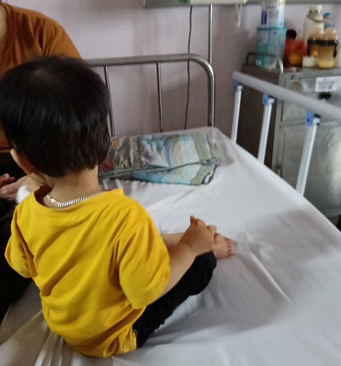 Con út của chị Quỳnh mắc bệnh bẩm sinh.