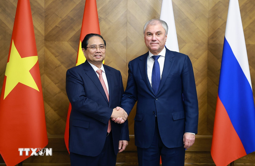 Prime Minister Pham Minh Chinh and Chairman of the Russian State Duma Vyacheslav Volodin. Photo: TTXVN