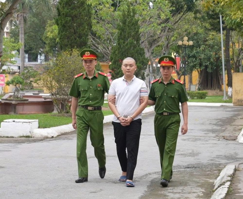 Phan Xuan Anh, one of the subjects belonging to the global malware distribution ring, led by 12th grade students. Photo: Thanh Hoa Police