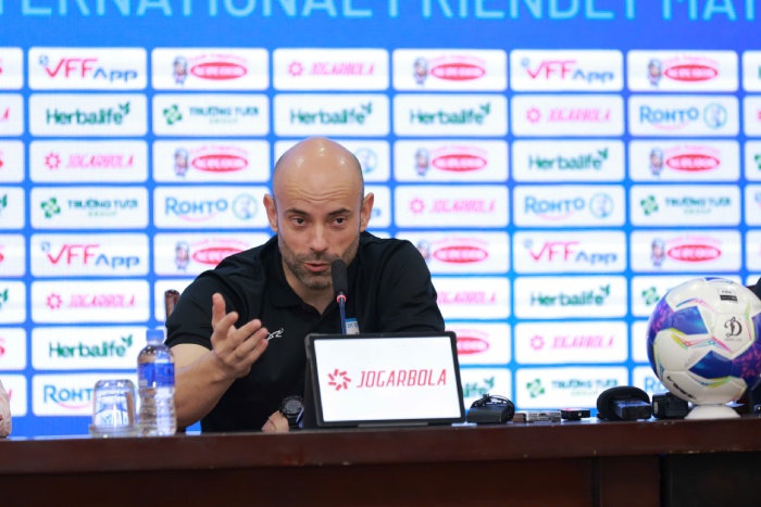 Huấn luyện viên 