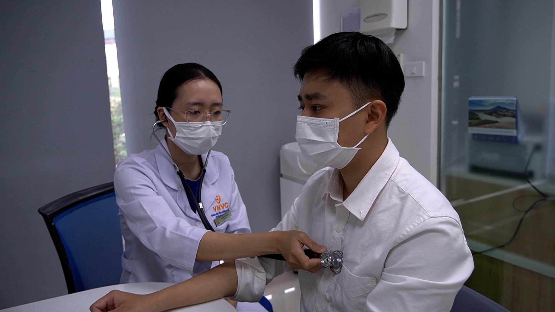 男性は女性よりも感染リスクが高いため、HPVワクチンを積極的に接種します.