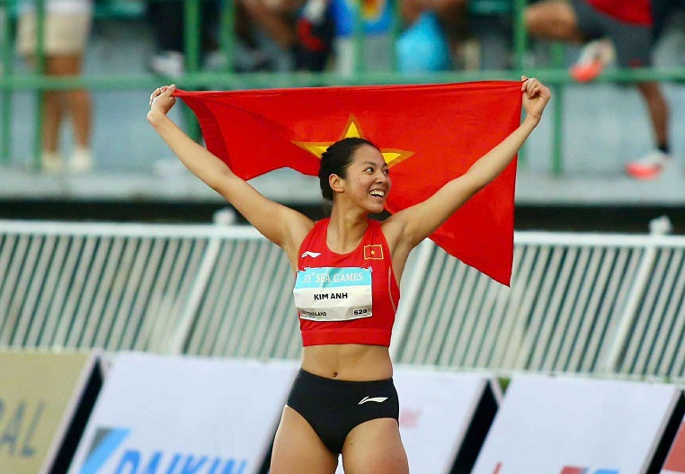 Athlete Bui Thi Kim Anh is training in China. Photo: Minh Anh