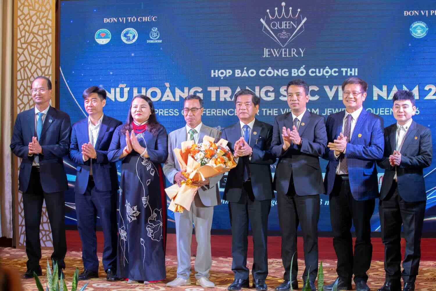 후에시에서 2026년 베트남 보석 여왕 시상식 시작. 사진: 쑤언 닷