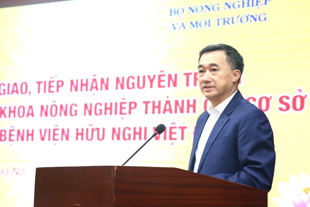 Deputy Minister of Health Tran Van Thuan speaks at the reception ceremony of the General Hospital of Agriculture. Photo: Ministry of Health