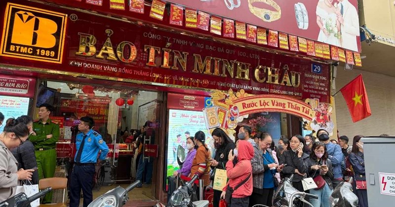 Giá vàng trong nước cao hơn thế giới 31 triệu đồng/lượng