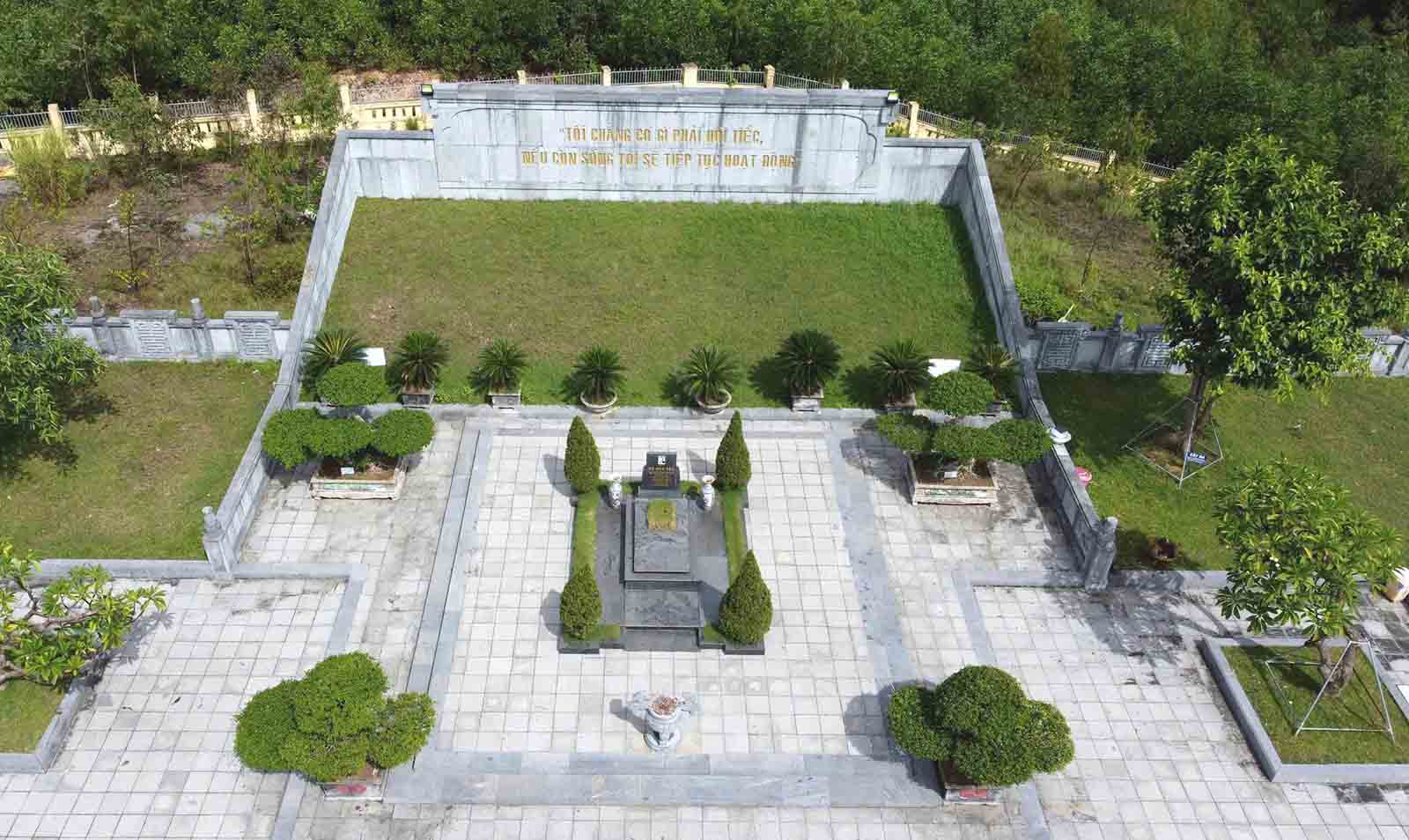 Ha Tinh will organize many activities to celebrate the 120th birthday of General Secretary Ha Huy Tap. In the photo is the tomb of General Secretary Ha Huy Tap. Photo: Tran Tuan