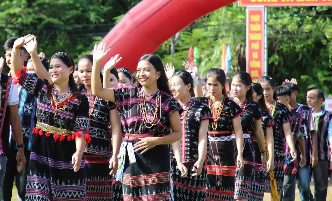 Da Nang deploys to care for, nurture, and further promote the role of ethnic minority students and youth. Photo: ALăng Ngước