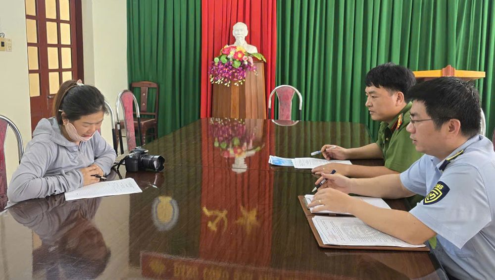 Lực lượng chứng năng nhanh chóng làm rõ và xử lý nghiêm hành vi vi phạm của người phụ nữ 