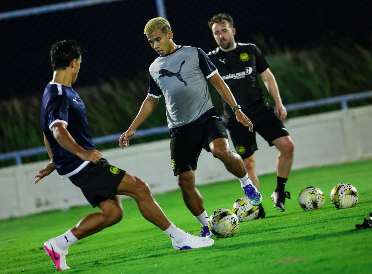 Striker Safawi Rasid (middle) highlights the upcoming match between Malaysia and Vietnam. Photo: FAM