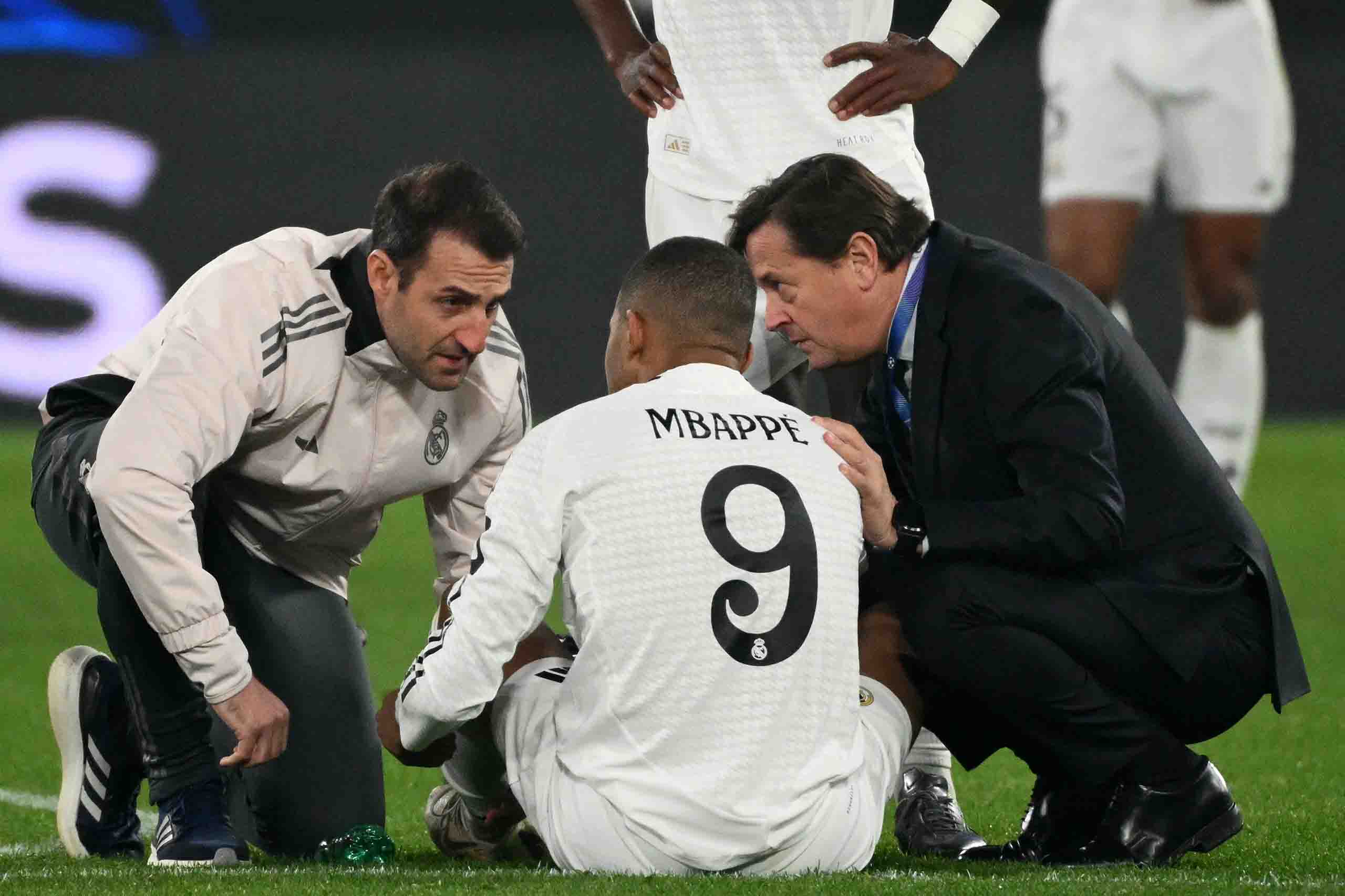 Kylian Mbappe đã bị chẩn đoán nhầm về chấn thương đầu gối. Ảnh: AFP