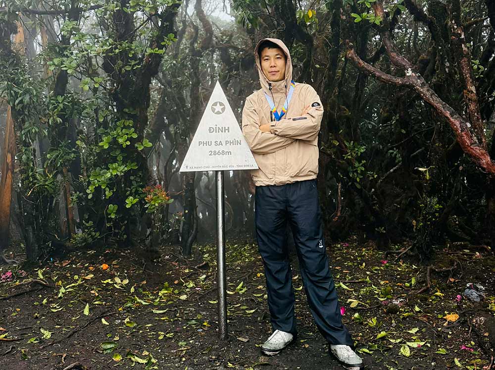Nam du khách chinh phục cung Phu Sa Phìn theo hướng Trạm Tấu, Lào Cai (Yên Bái cũ). Ảnh do nhân vật cung cấp