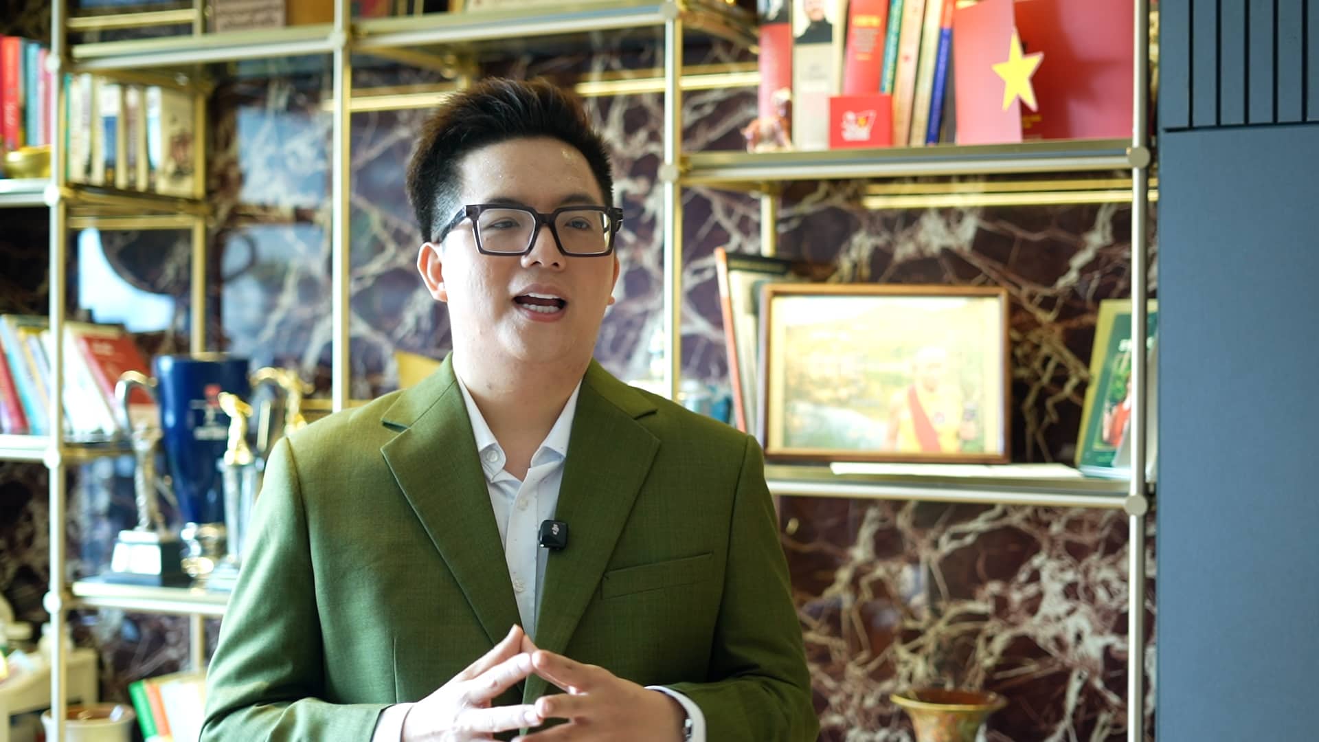 Theo ông Đỗ Ngọc Sơn, AI là công cụ tham khảo hữu ích nhưng không nên trở thành yếu tố quyết định trong đời sống tình cảm. Ảnh: Huyền Anh