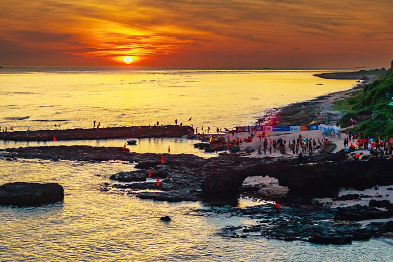 Khoảnh khắc hoàng hôn tại Lý Sơn. Ảnh: Lý Sơn Cross Island