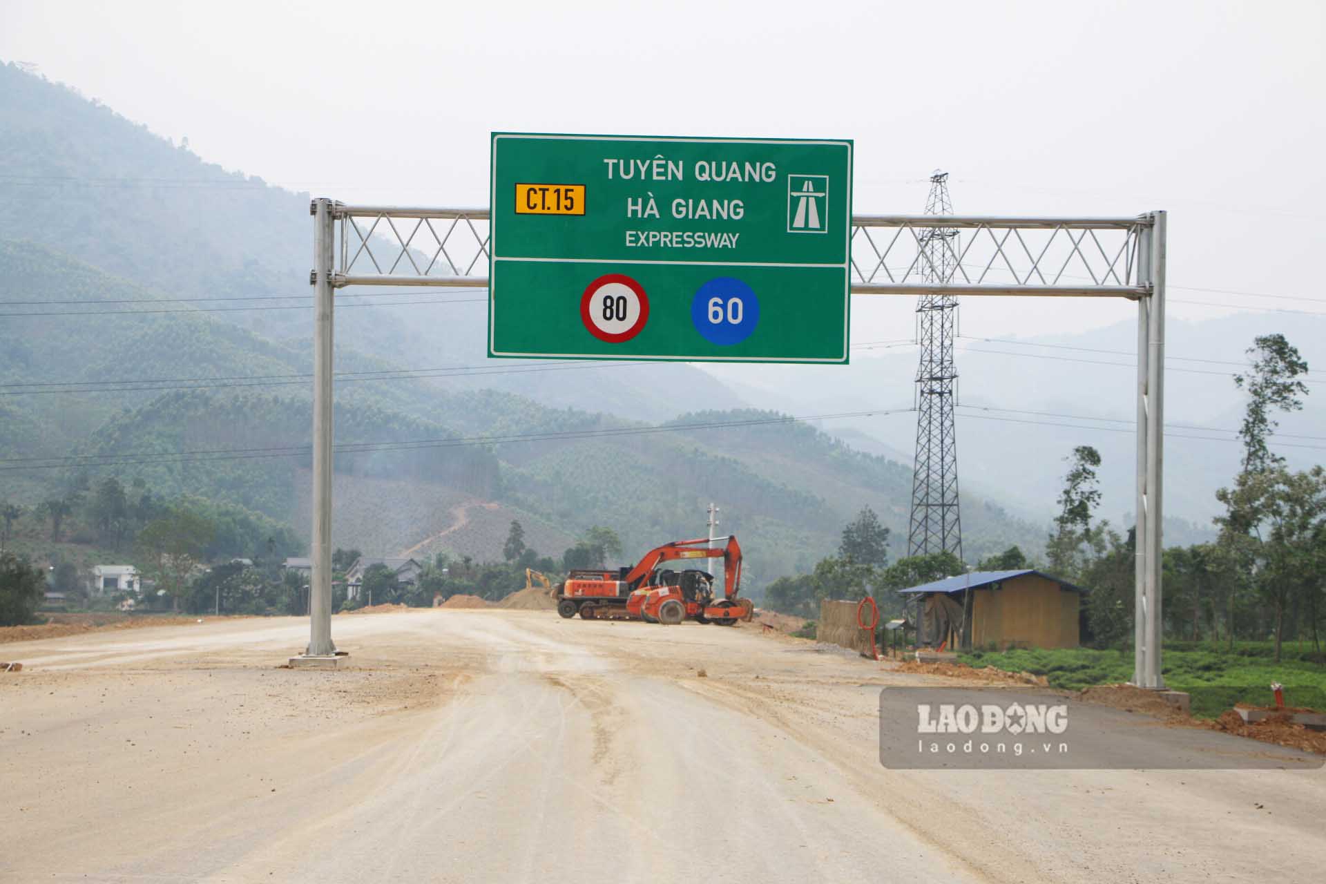 Tuyen Quang - Ha Giang expressway is expected to be completed and opened to traffic at the end of the third quarter of 2026.