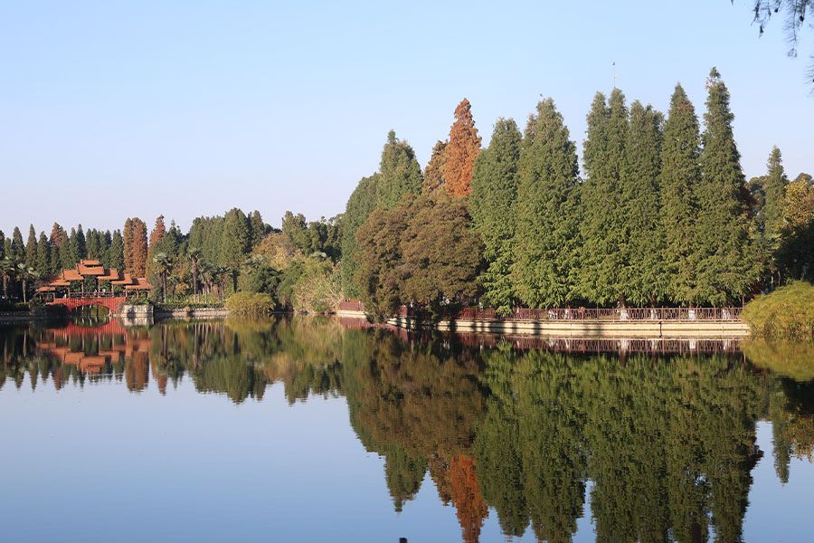 Khung cảnh thơ mộng tại làng văn hóa dân tộc Vân Nam, Côn Minh, Trung Quốc. Ảnh: Dương Anh