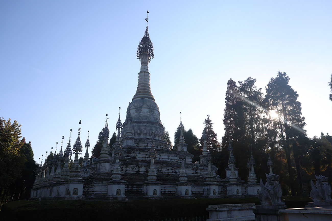 Công trình mang đặc trưng văn hóa các dân tộc tại Vân Nam. Ảnh: Dương Anh