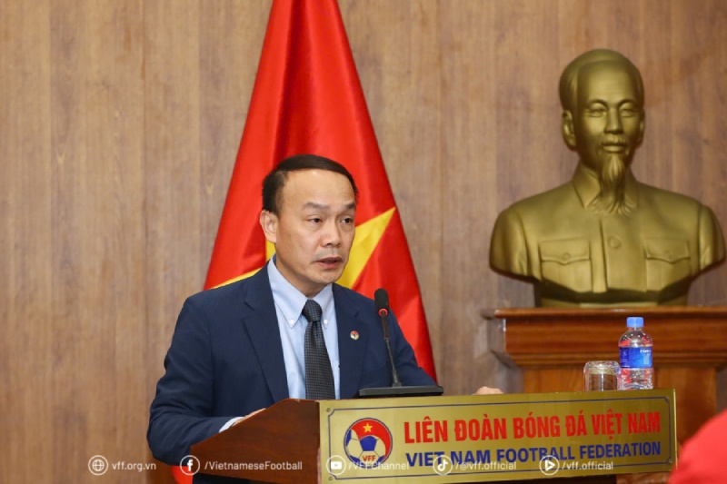 Tổng Thư kí VFF Nguyễn Văn Phú phát biểu tại lễ bốc thăm U15 Quốc gia. Ảnh: VFF