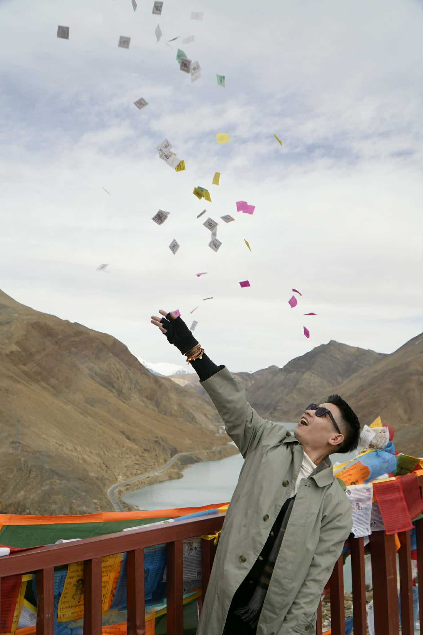 Đắm say cảnh sắc Tây Tạng. Ảnh: Hải Đăng Hay Đi