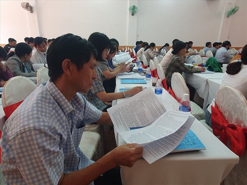 Trade union levels in Dak Lak province are aiming for paperless meeting rooms, 100% online consultation for union members and workers. Photo: Long Du
