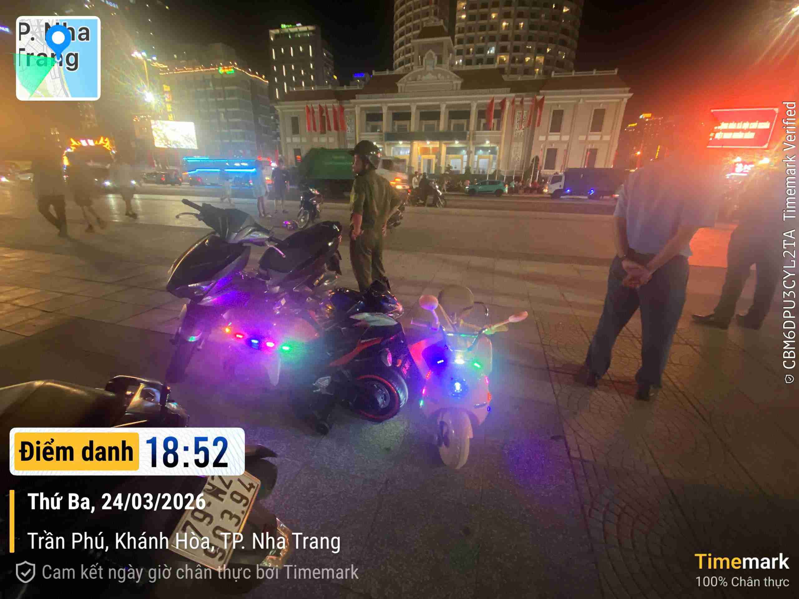 Hình ảnh  cơ quan chức năng xử lý các hộ dân cho thuê xe trò chơi ở các điểm du lịch. Ảnh: Hữu Long