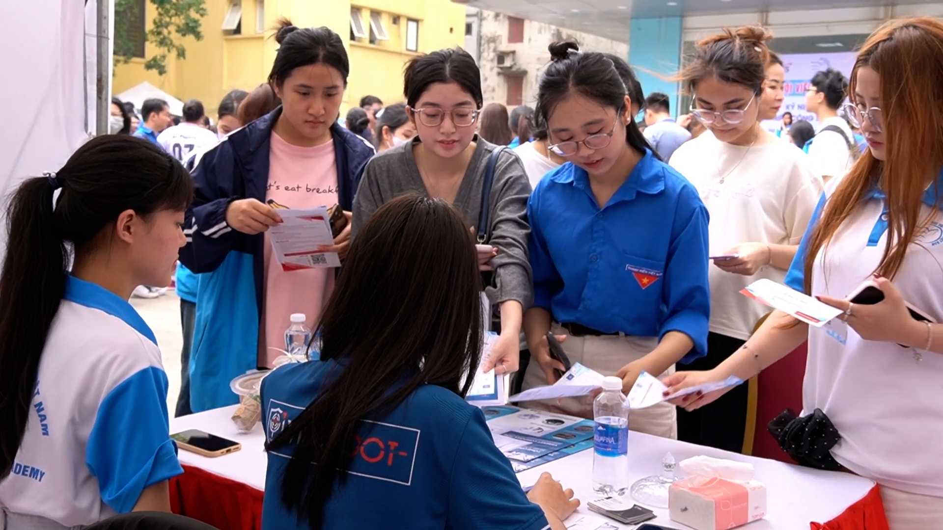 Students have wide doors to find jobs, businesses promote recruitment for Youth Month.