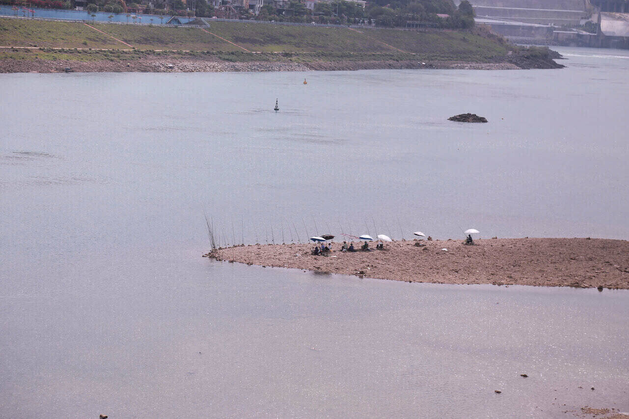 The water level of Hoa Binh Hydropower reservoir is at an altitude of 115.94m. Photo: Minh Chuyen