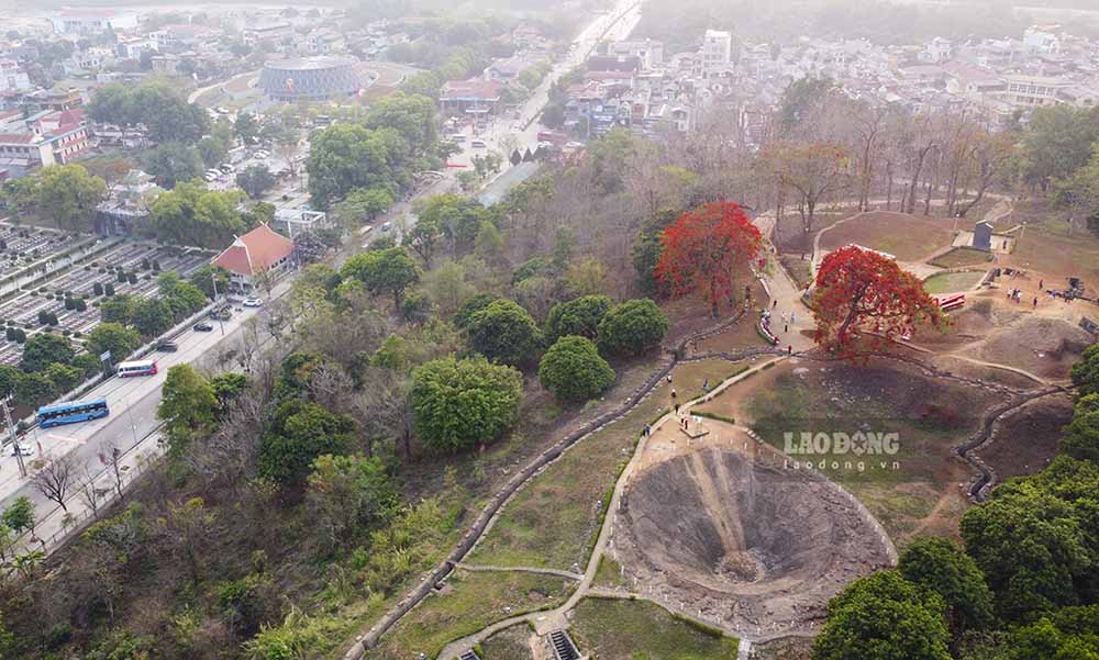 A1の丘の遺跡は、ディエンビエンフーに来たら魅力的な観光スポットです。写真:タイン・ビン