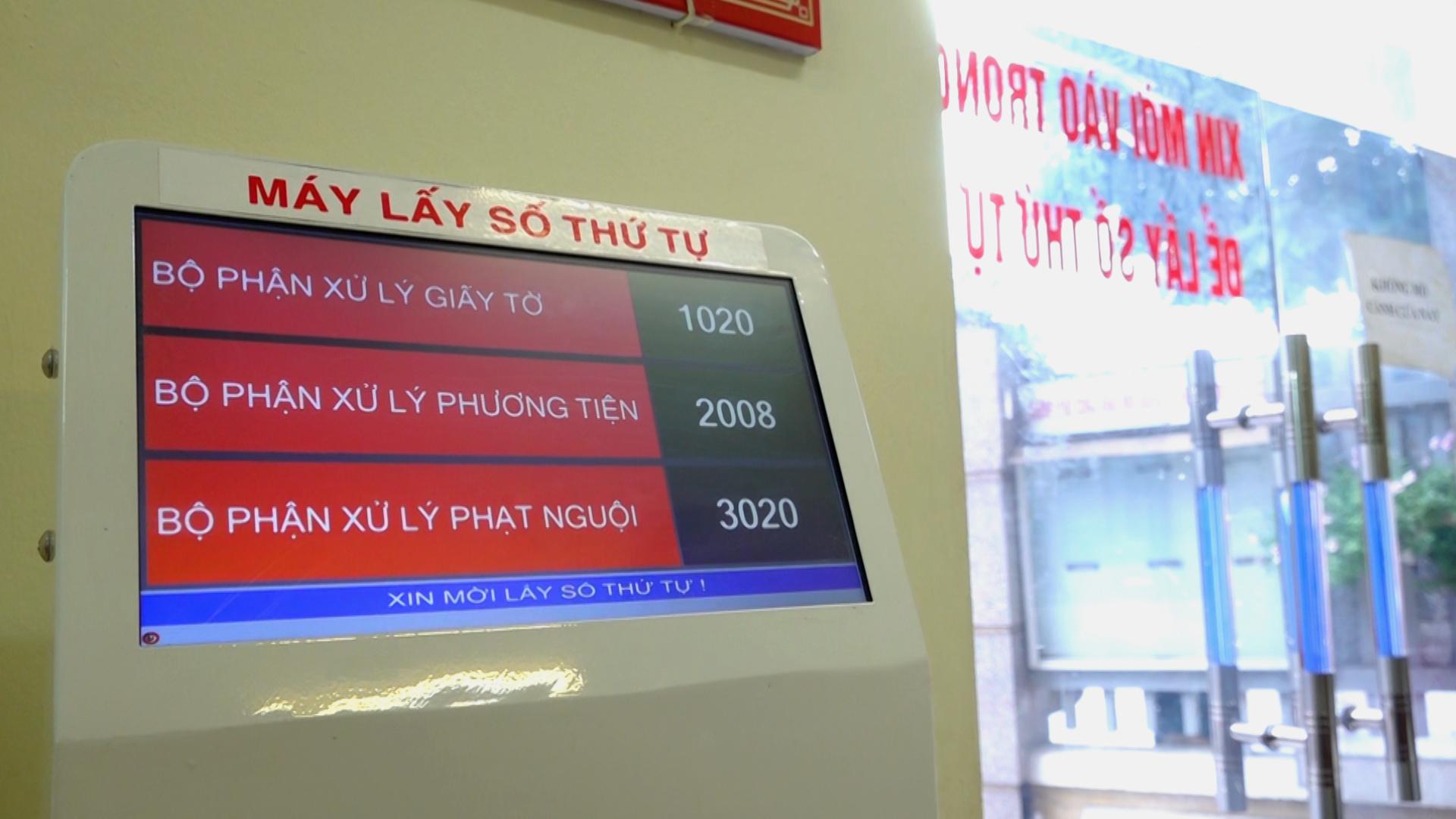 Experiencing the "Three-First" citizen reception model of Hanoi Traffic Police