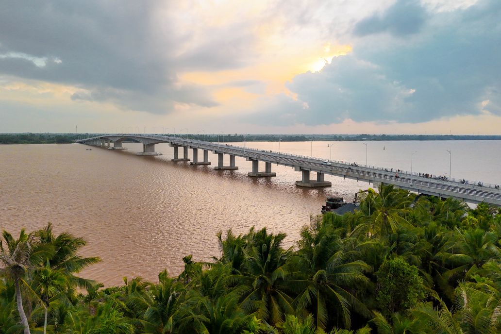 La carretera tiene su punto de inicio en la intersección de la Carretera Nacional 91B, tramo del puente Dai Ngai 2 (carretera Nam Song Hau) en la comuna de Dai Ngai y el punto final que conecta con la Carretera Nacional 60 existente en el barrio de Soc Trang (ciudad de Can Tho). Foto: Phuong Anh