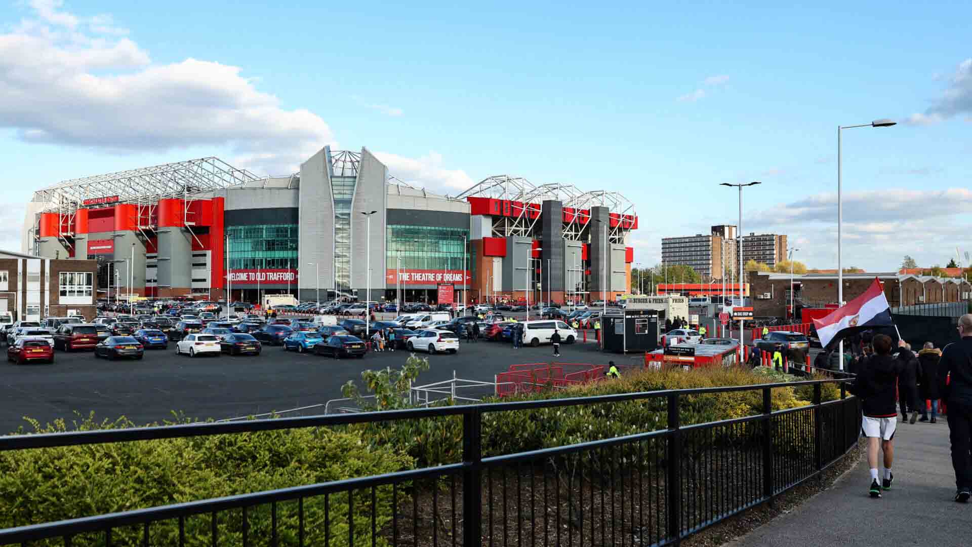 Khoảng đất để xây sân Old Trafford mới đang là vấn đề khó giải quyết nhất với Man United. Ảnh: AFP