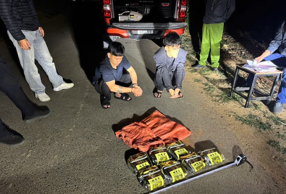Lực lượng chức năng triệt phá thành công chuyên án ma túy, bắt giữ 2 đối tượng. Ảnh: Đội kiểm soát Hải quan