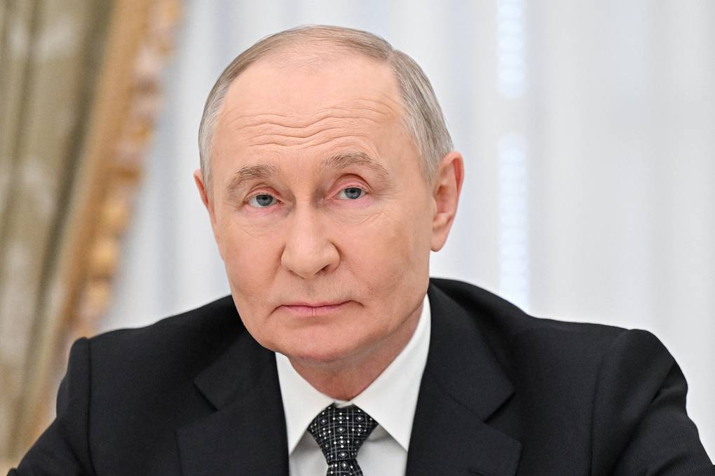 Russian President Vladimir Putin signed decrees restricting the export of cash and gold on March 25. 3. Photo: TASS